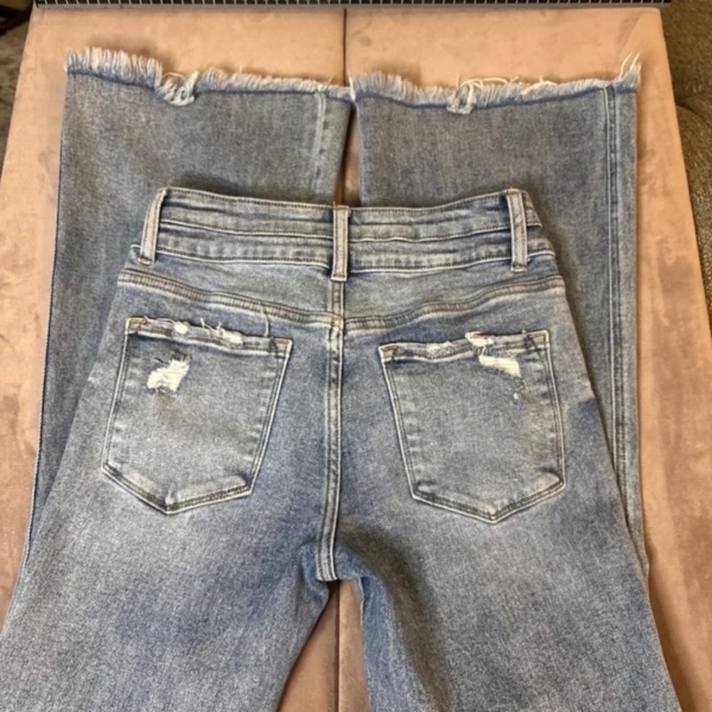 Frayed Hem Wide-Leg Jeans in Light Blue - Picture 4 of 5